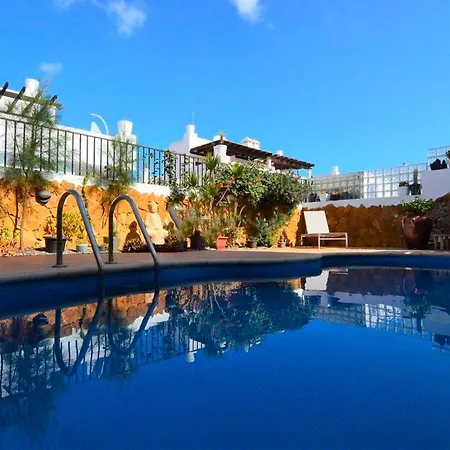 Coco Surfhouse - Coworking Coliving Guest house *