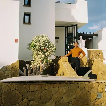 Coco Surfhouse - Coworking Coliving Κοραλέχο