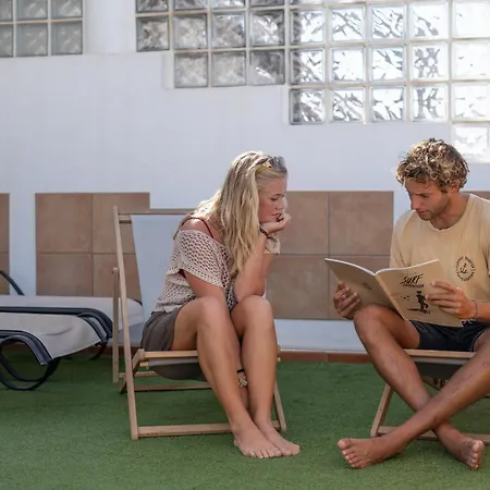 Coco Surfhouse - Coworking Coliving Κοραλέχο